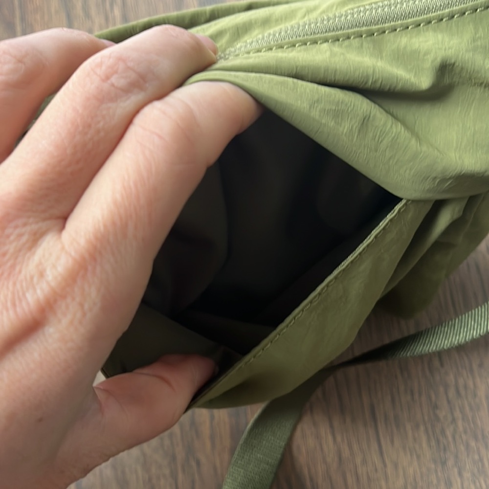 Lululemon Post Workout Bundle (Crossbody, Reusable Bag, and 2 Headbands) - Picture 8 of 13